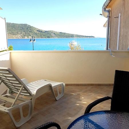 Apartmani Smoljic Примоштен Экстерьер фото