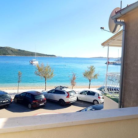 Apartmani Smoljic Примоштен Экстерьер фото