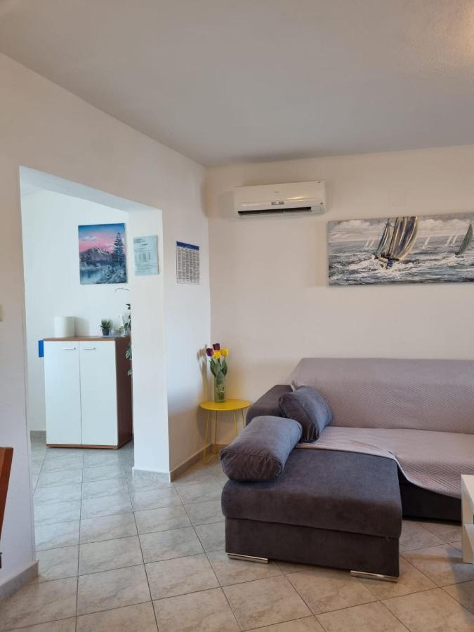 Apartmani Smoljic Примоштен Экстерьер фото