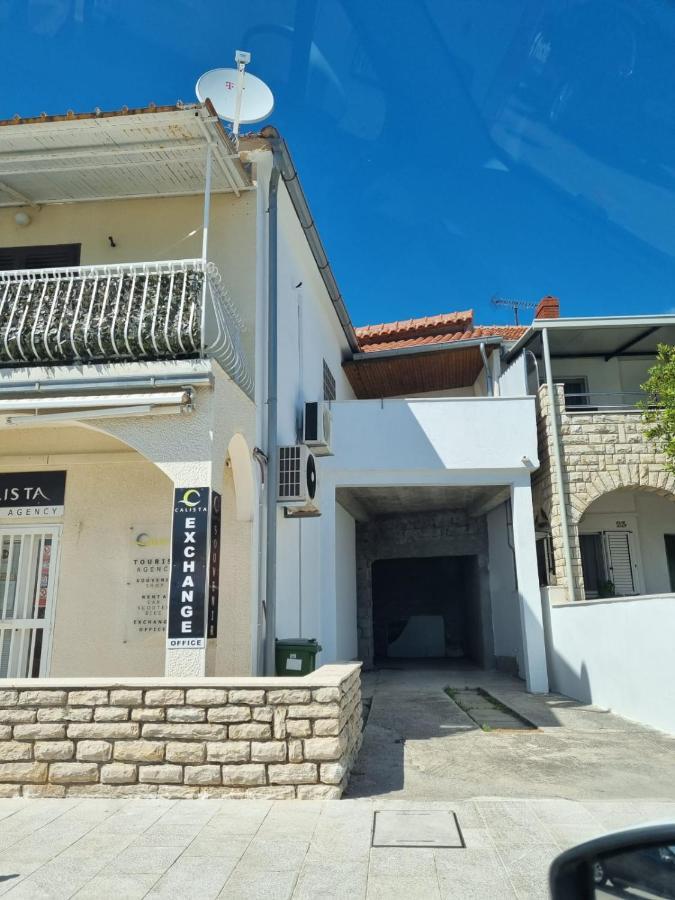 Apartmani Smoljic Примоштен Экстерьер фото