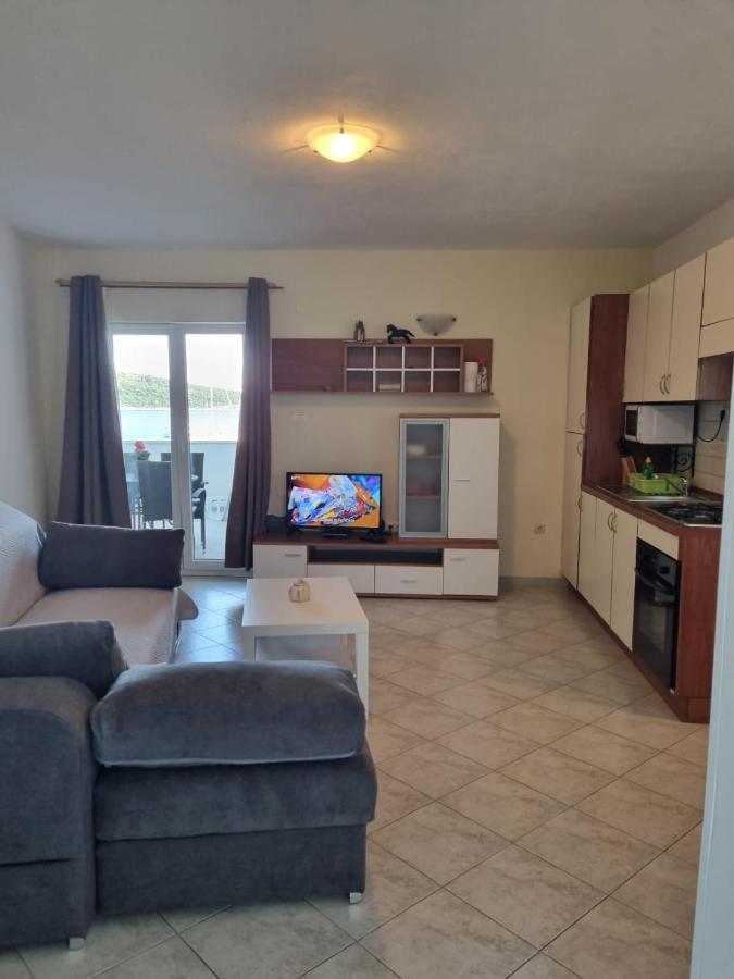 Apartmani Smoljic Примоштен Экстерьер фото